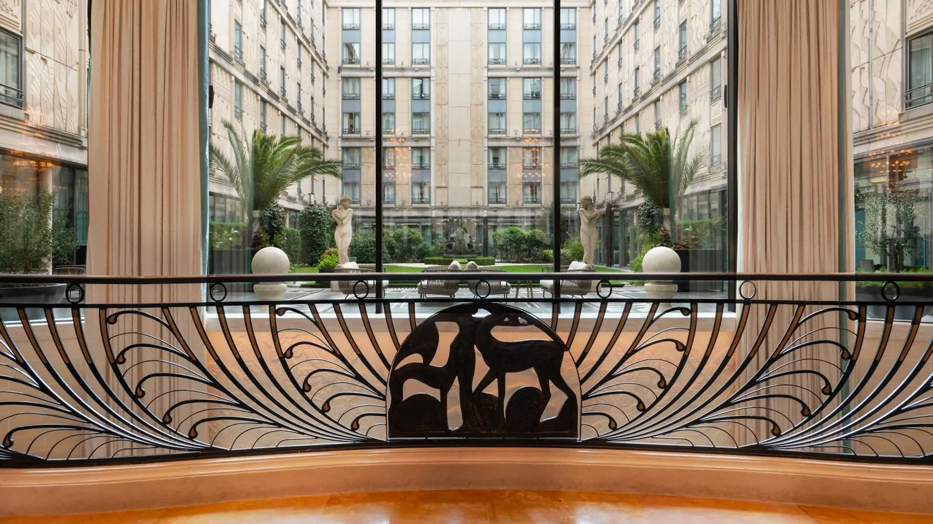 L'Hotel Du Collectionneur Paris 5*,