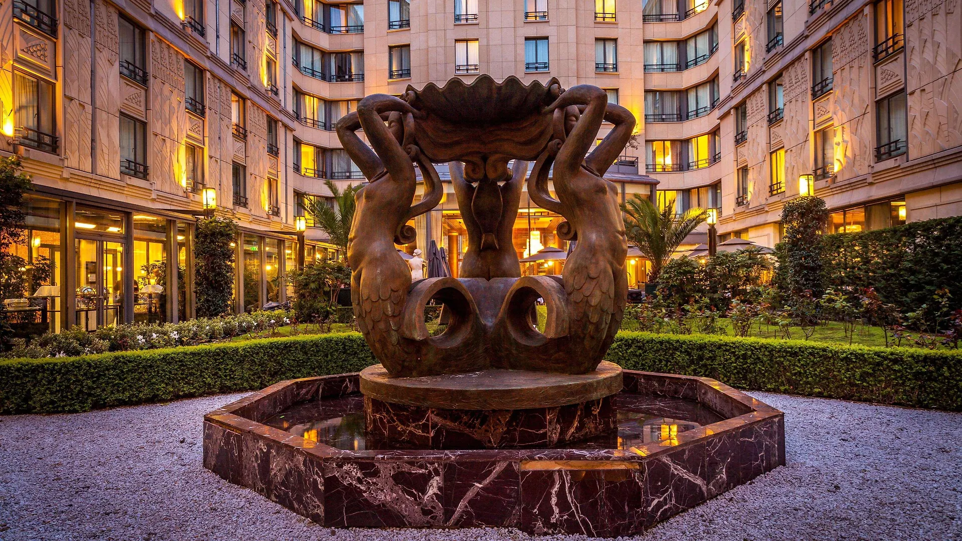***** Hotel L'Hotel Du Collectionneur Paris France